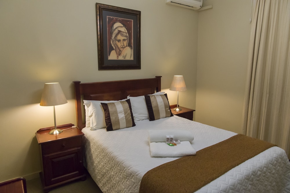 Bayswater Lodge 14/100