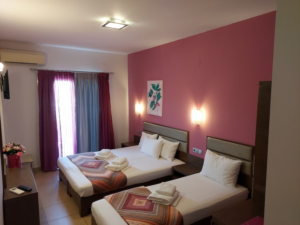 Epavlis Hotel 16/50