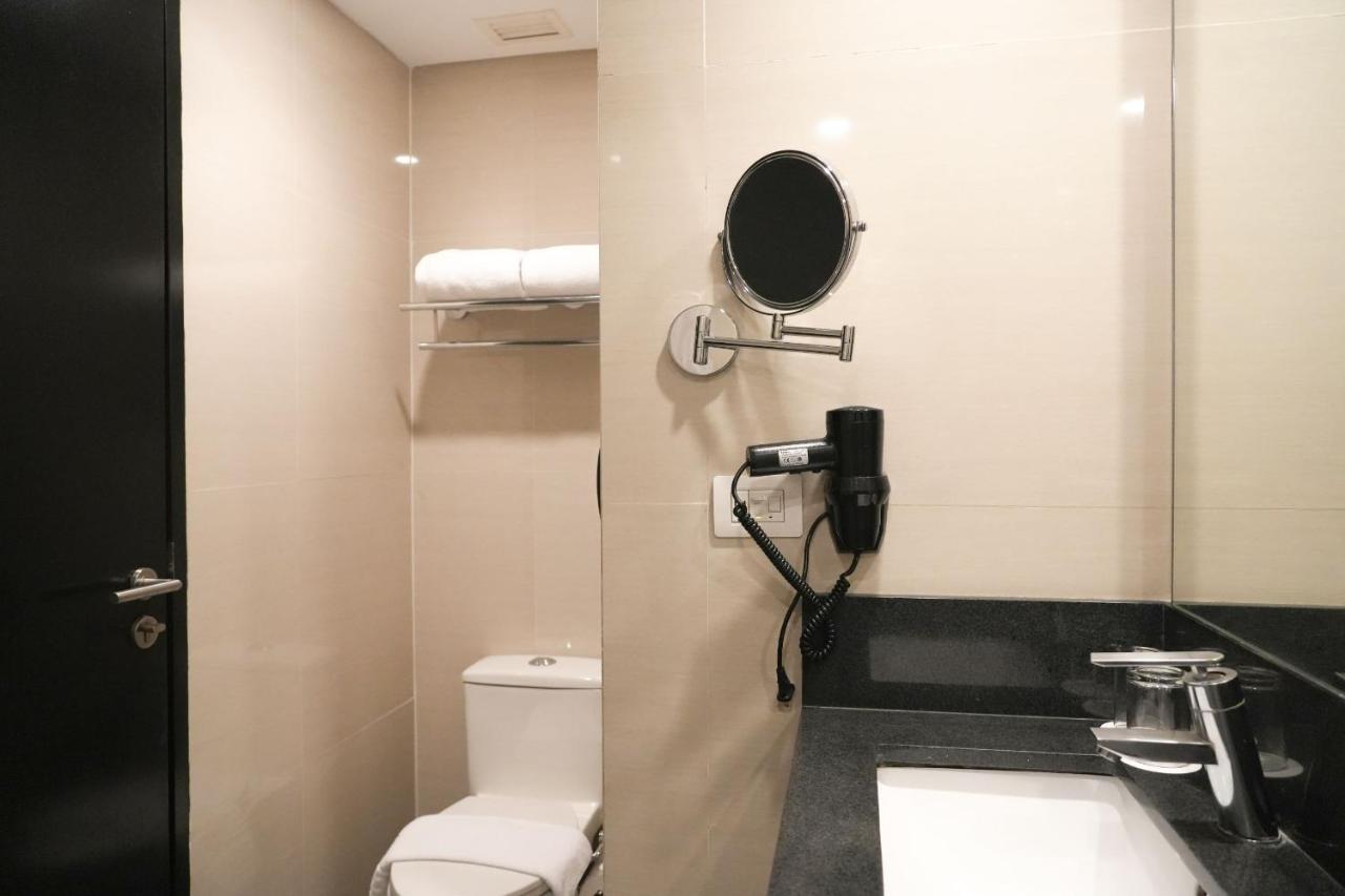 MCollection - Stay Across NAIA Terminal 3 in Newport City 30/30