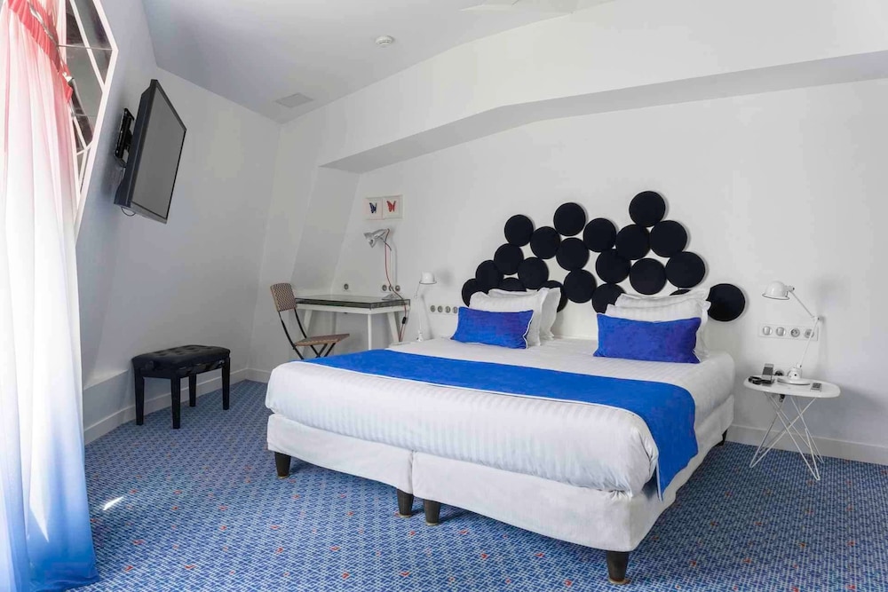 Hotel 34B Astotel (ex-Bergere Opera) 44/74