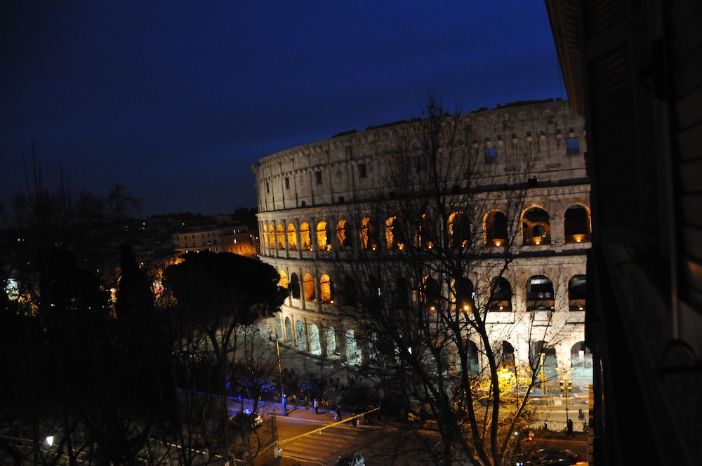 Colosseum Corner 3/61