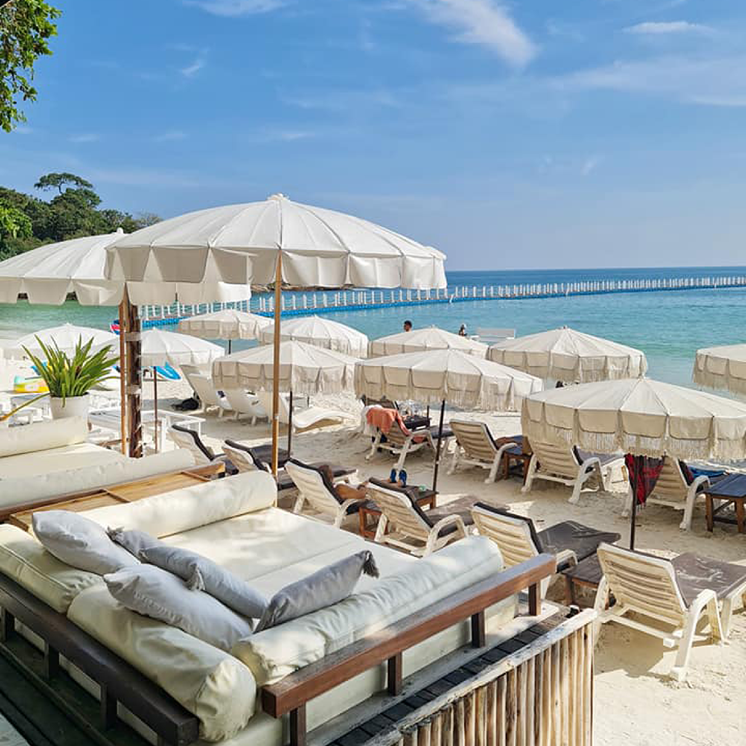 Sky, Deluxe, Sea Side