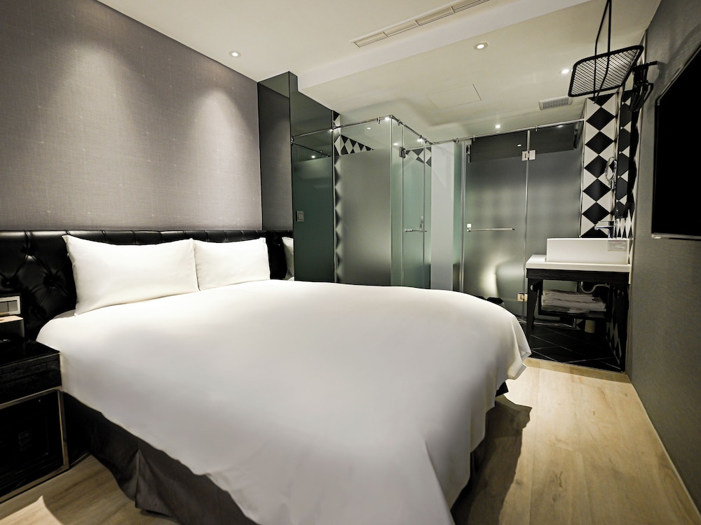 CLASSIC, DOUBLE BED, NO WINDOW