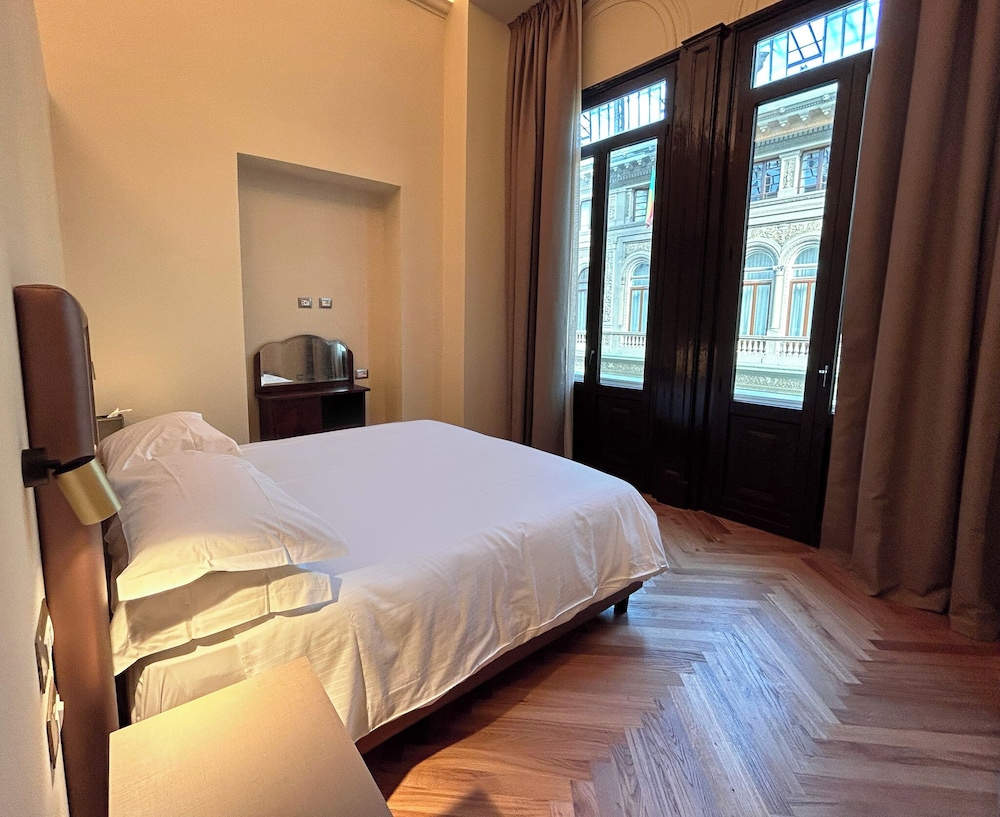 Suite, King Bed, Dome View, Sofa, Annex