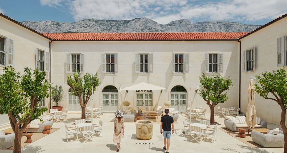 Heritage Hotel Kastelet in TUCEPI