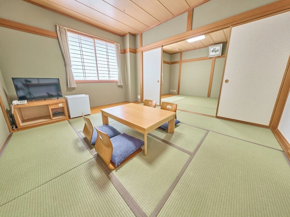 Smile Hotel Takaoka Ekimae 38/58