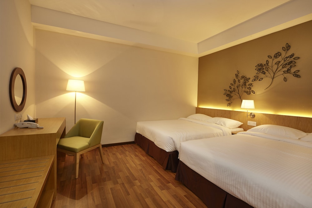 Hotel Six Seasons 8/50
