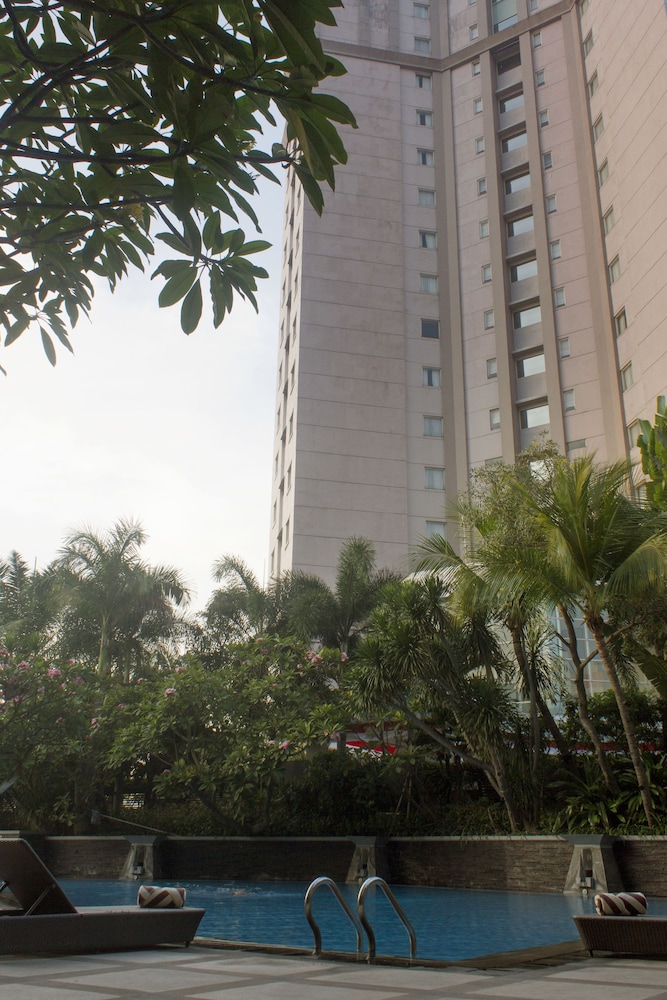 Java Paragon Hotel And Residences 9/76
