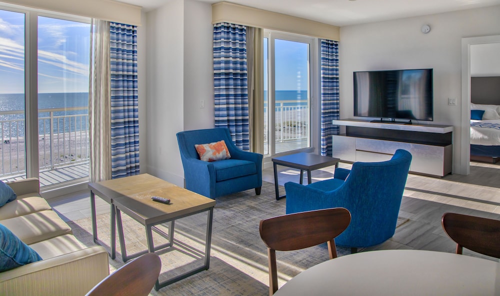 Provident Oceana Beachfront Suites 56/77