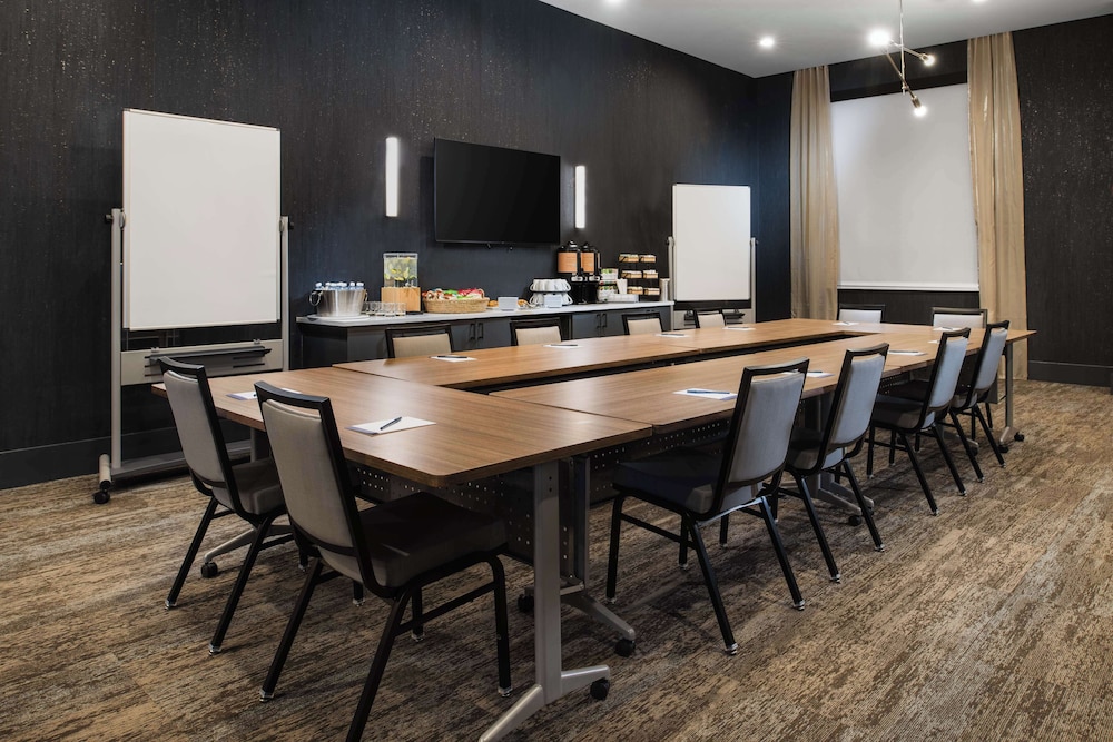 Hyatt Place Nashville/Green Hills 34/40