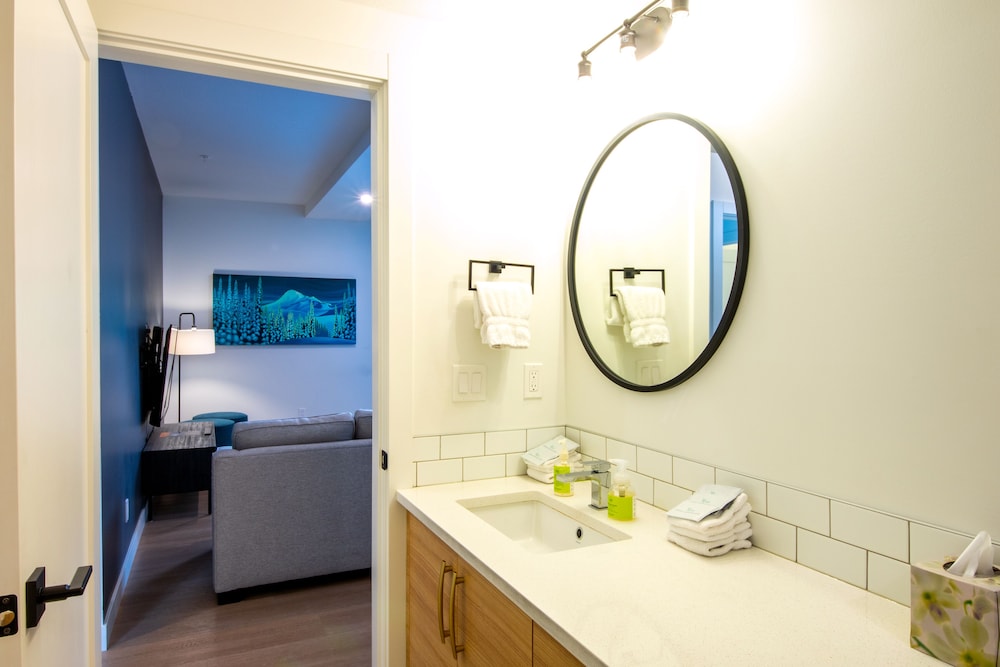 Basecamp Resorts Revelstoke 41/42