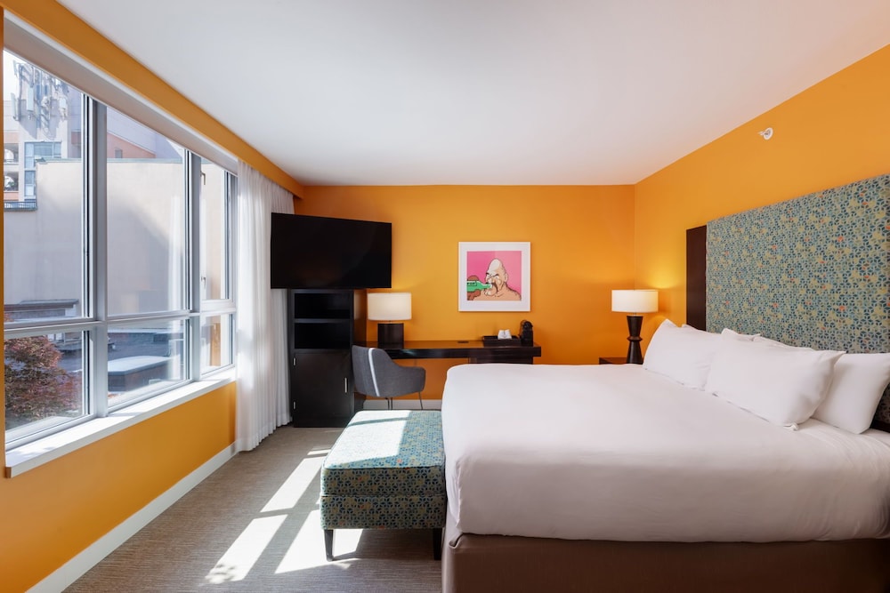 Courtyard, Deluxe, Queen Bed