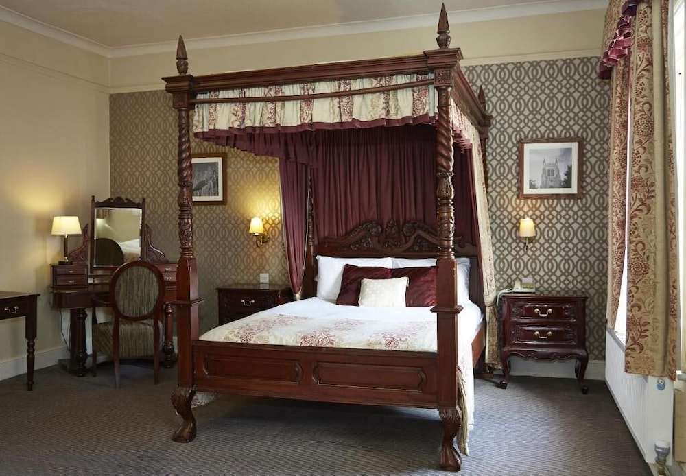 The George Hotel 15/57