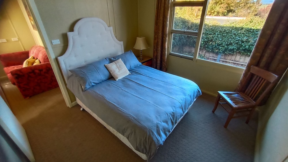 BLAKES MANOR DELORAINE 49/69