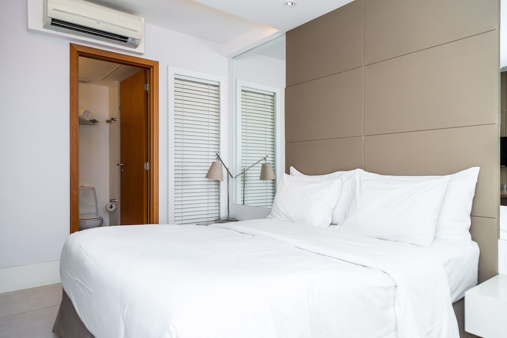 Superior, Queen Bed, Accessible