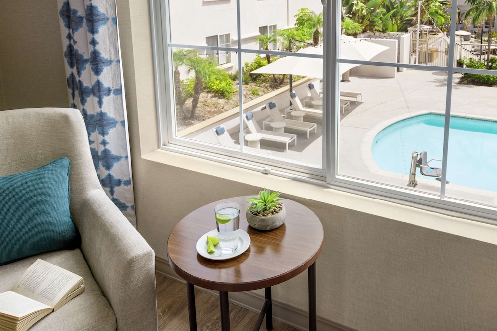 Hilton Garden Inn Carlsbad Beach 74/92