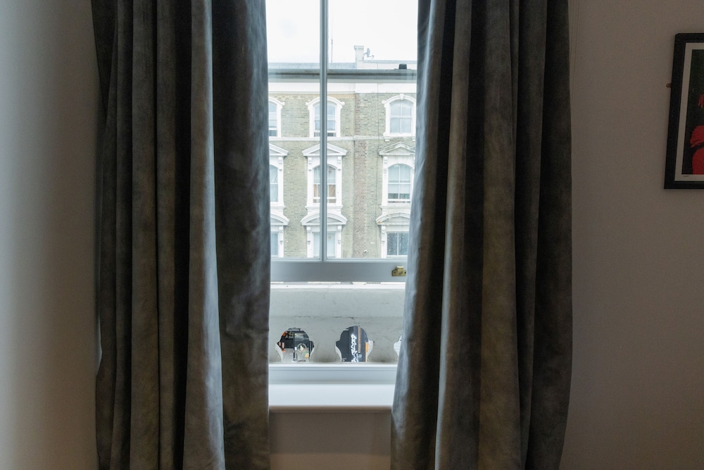 The Knight of Notting Hill 34/50