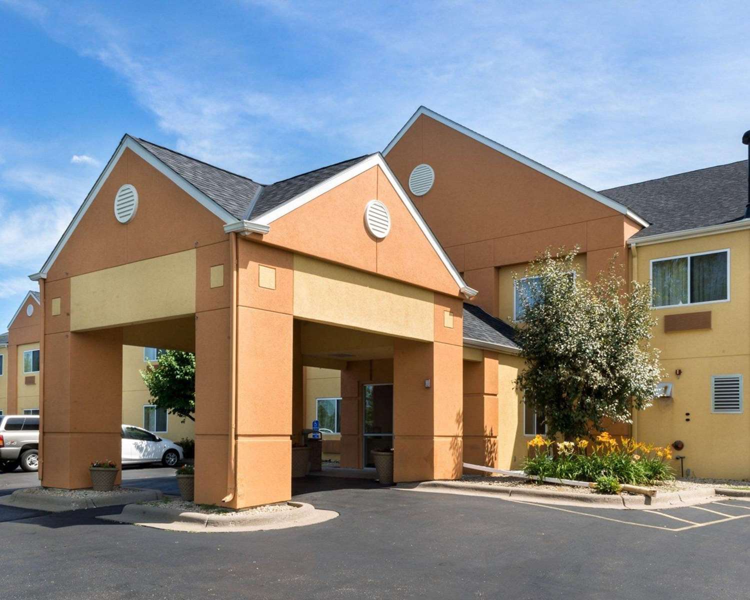 Quality Inn Lakeville North, MN 3/29