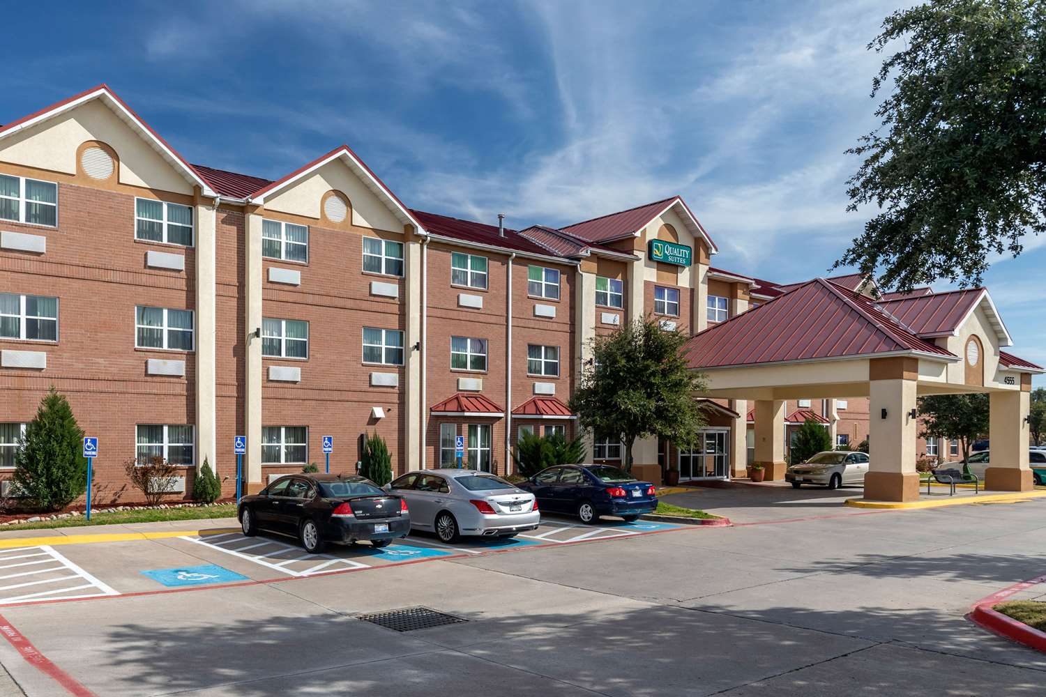 Quality Suites Addison-Dallas 39/42