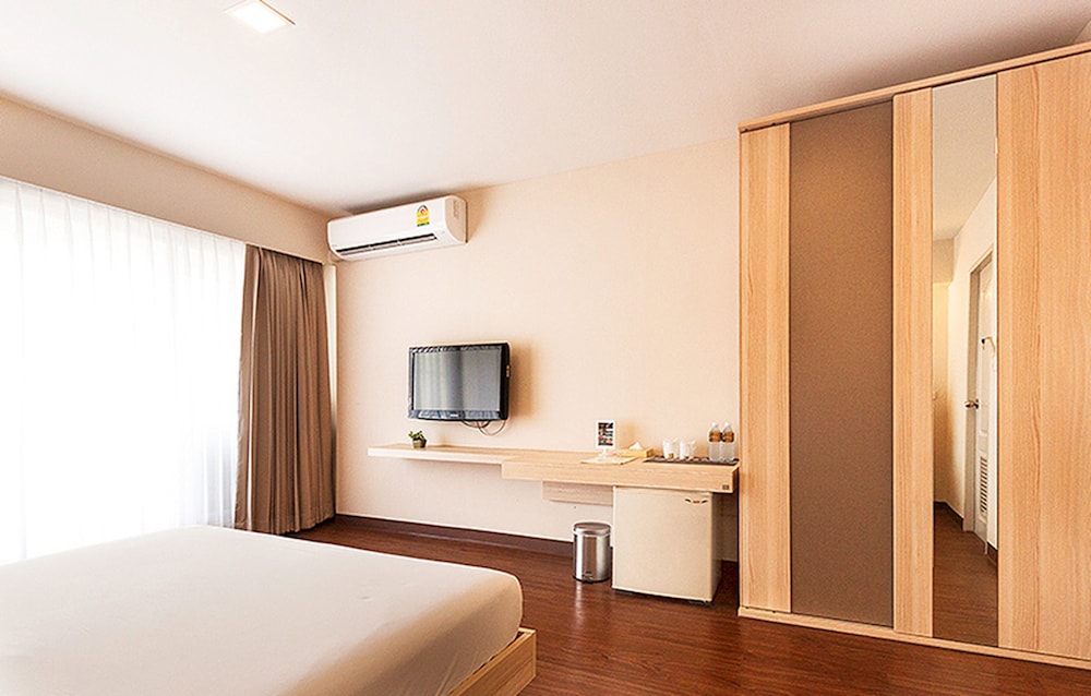 Samran Place Hotel 14/45