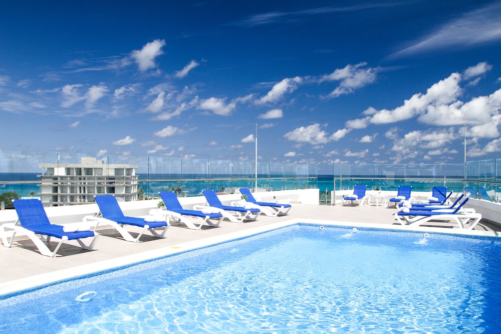 Azure Lofts And Pool 34/42