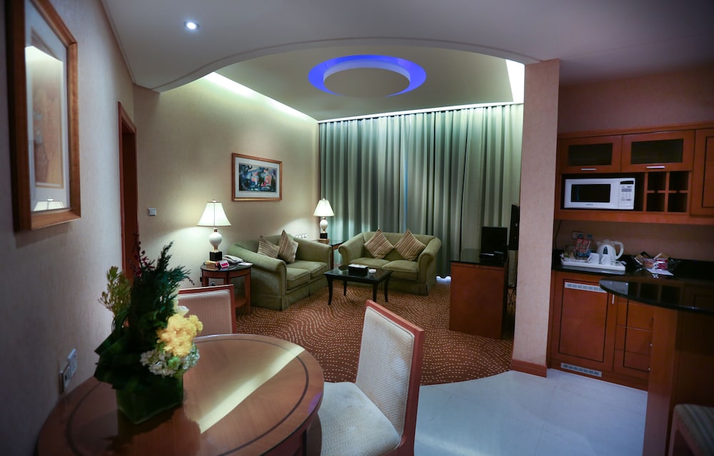 رامادا(EASTYARD Khobar – Hotel) 14/45