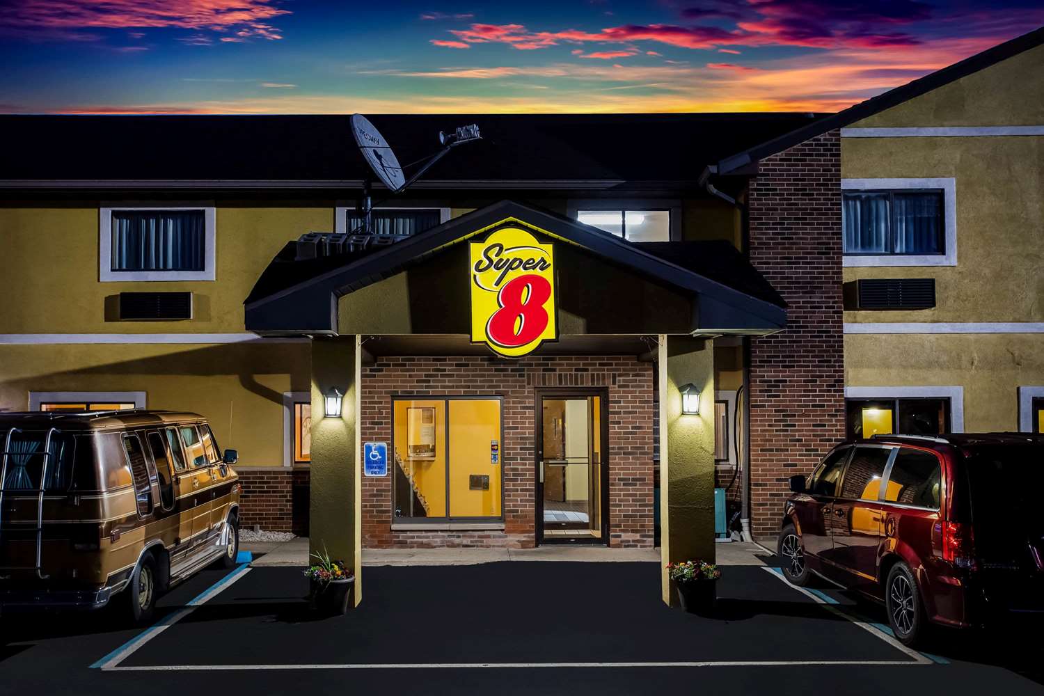 Super 8 By Wyndham Crawfordsville 2/20
