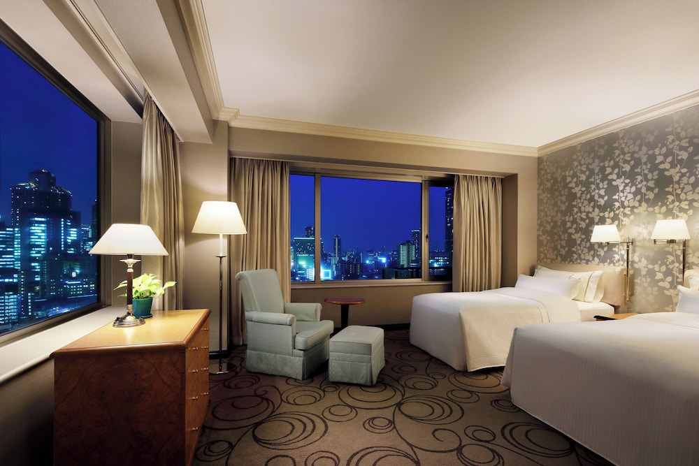 SUITE, TWIN BEDS, CORNER