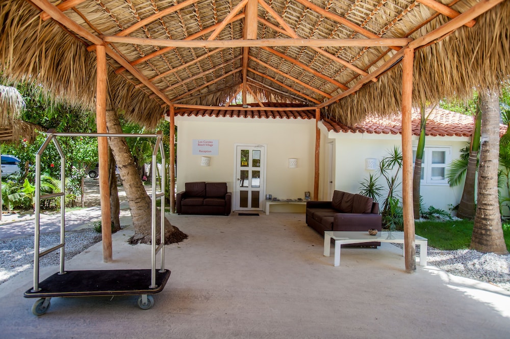 Los Corales Beach Village 46/73
