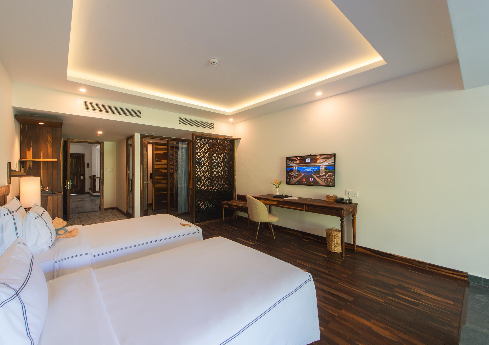 Room, Balcony