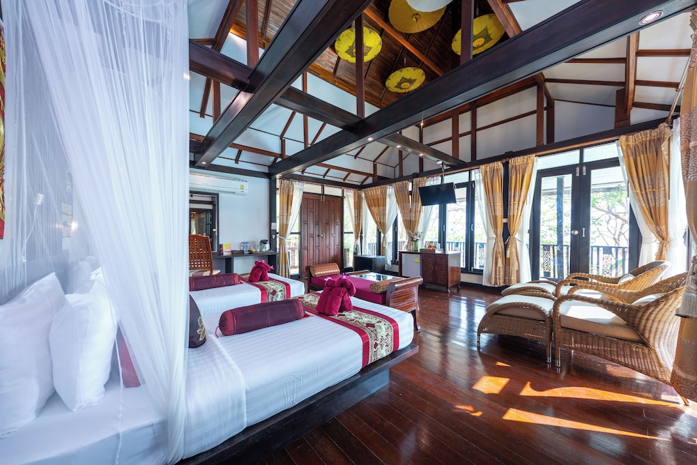 2 Bedrooms, Pool, Villa, Double and Twin Beds 4/4