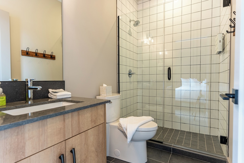 Basecamp Suites Revelstoke 47/50