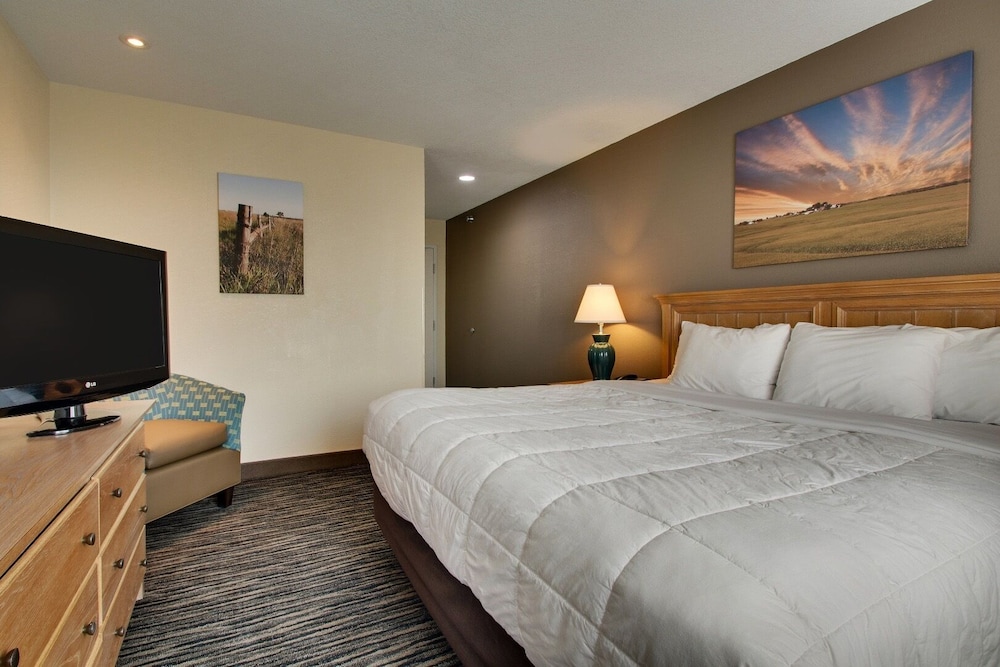 Everspring Inn Suites 8/44