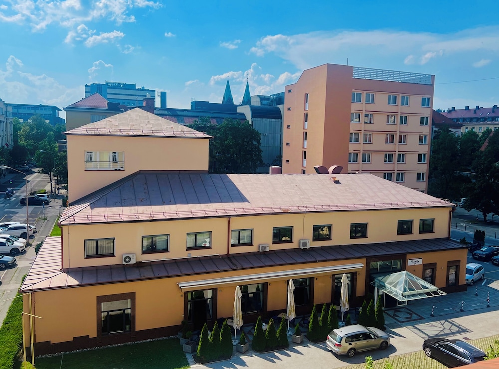 Hotel Piramida 1/51