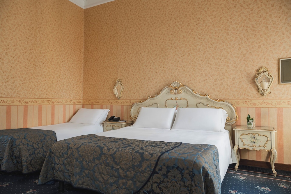 Hotel Montecarlo 18/50
