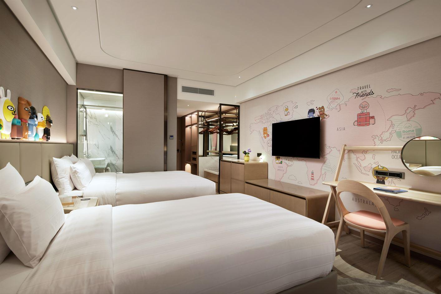 World, Kakao, Twin Beds, 1 Double and 1 Single Bed, with View