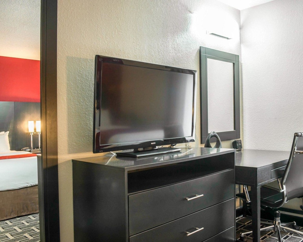 Comfort Suites Nashville Airport - BNA 13/52
