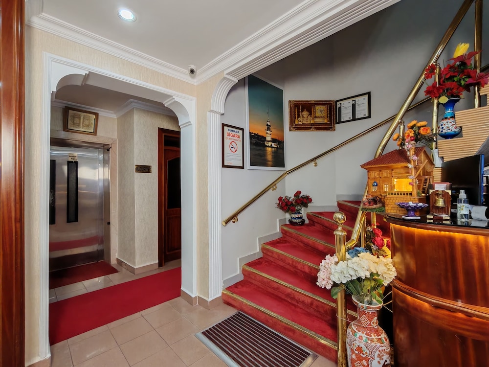 Sirkeci Emek Hotel 46/64