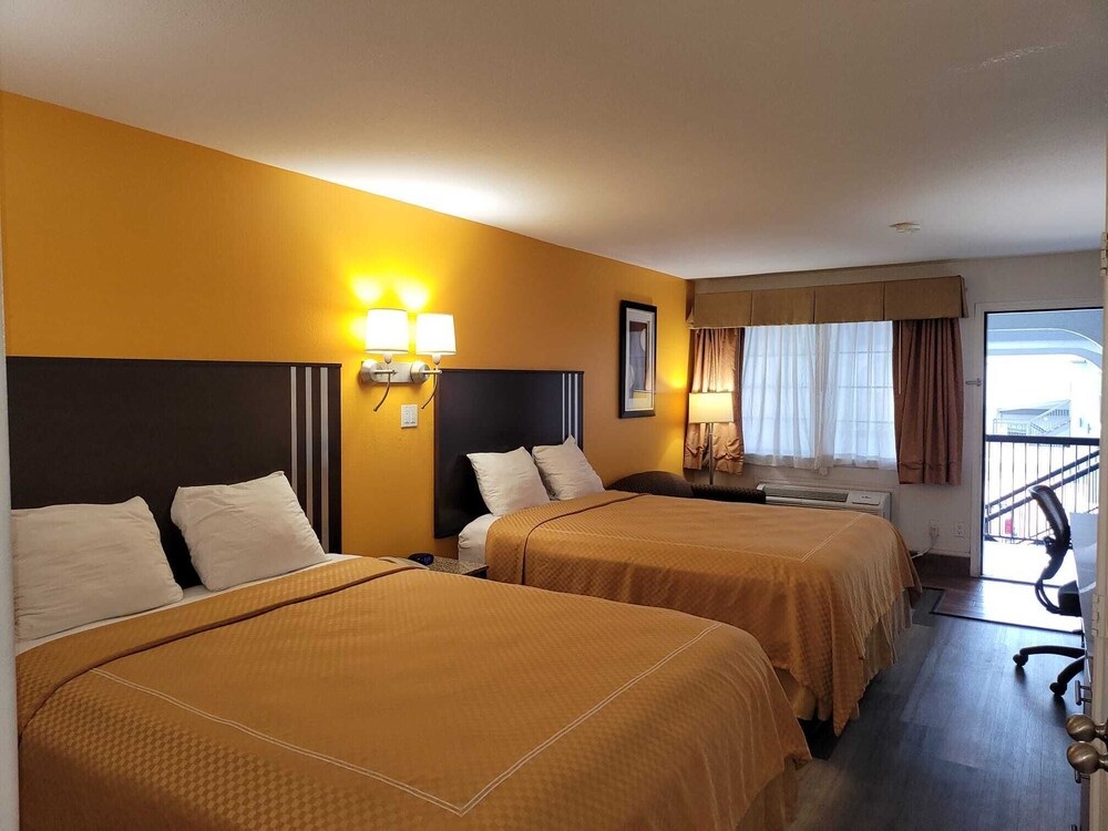 Texas Inn & Suites Raymondville 21/55