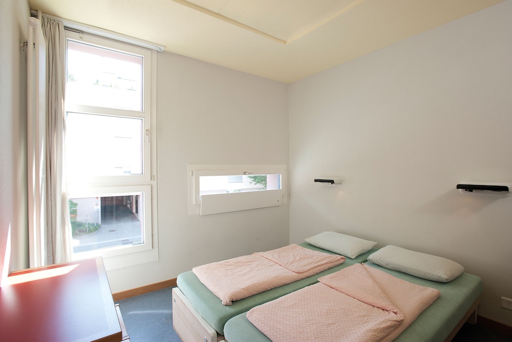 Zurich Youth Hostel 39/61