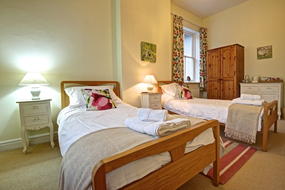 Holiday Cottages And North Star Apartment 12/30