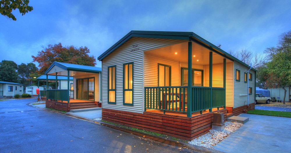 EUREKA STOCKADE HOLIDAY PARK 2/80