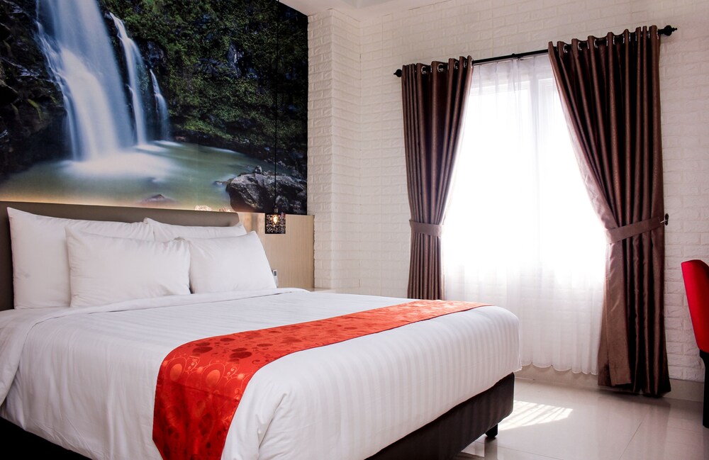 Premiere Hotel Tegal 9/19