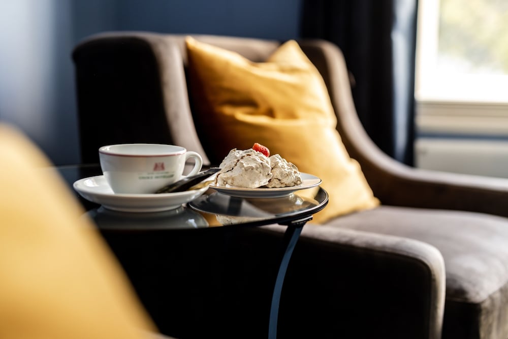 Fjordslottet Hotell 8/20