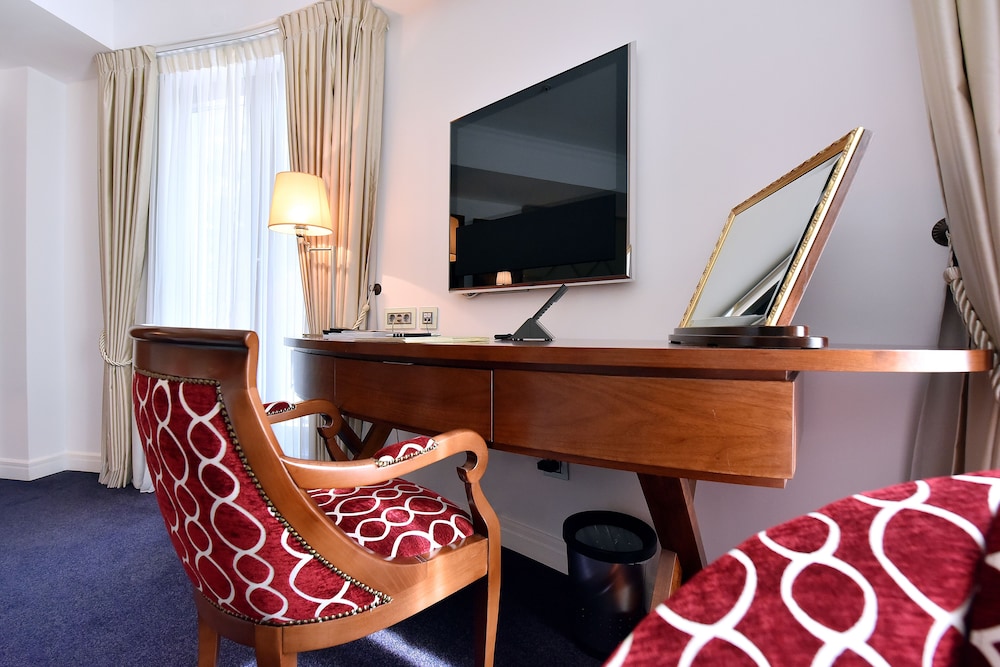 Ziya Hotel 61/67