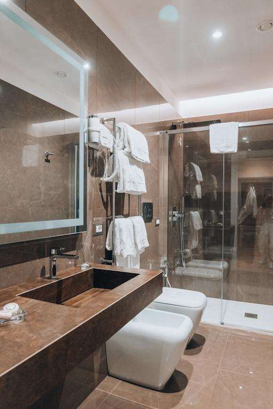 Caruso Place Boutique Wellness Suites 69/70