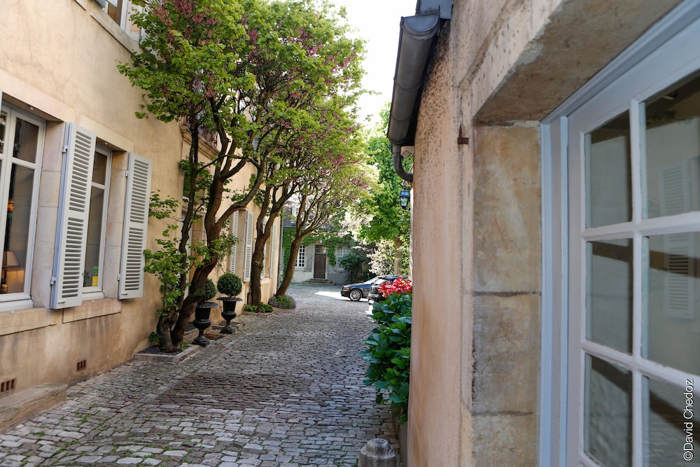 La Cour Berbisey 48/50