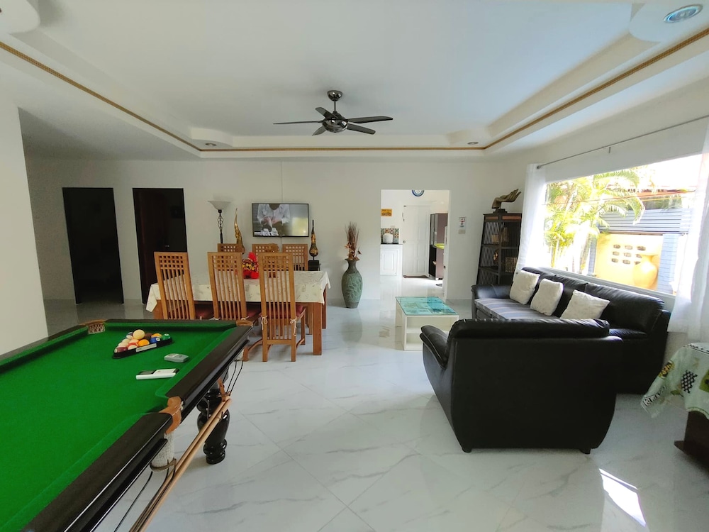Baan Kanittha - 6 Bedrooms Gt Pool Villa 13/20