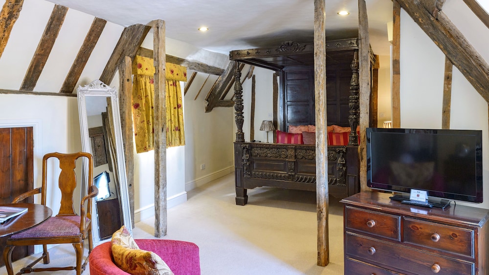 Hintlesham Hall 2/82