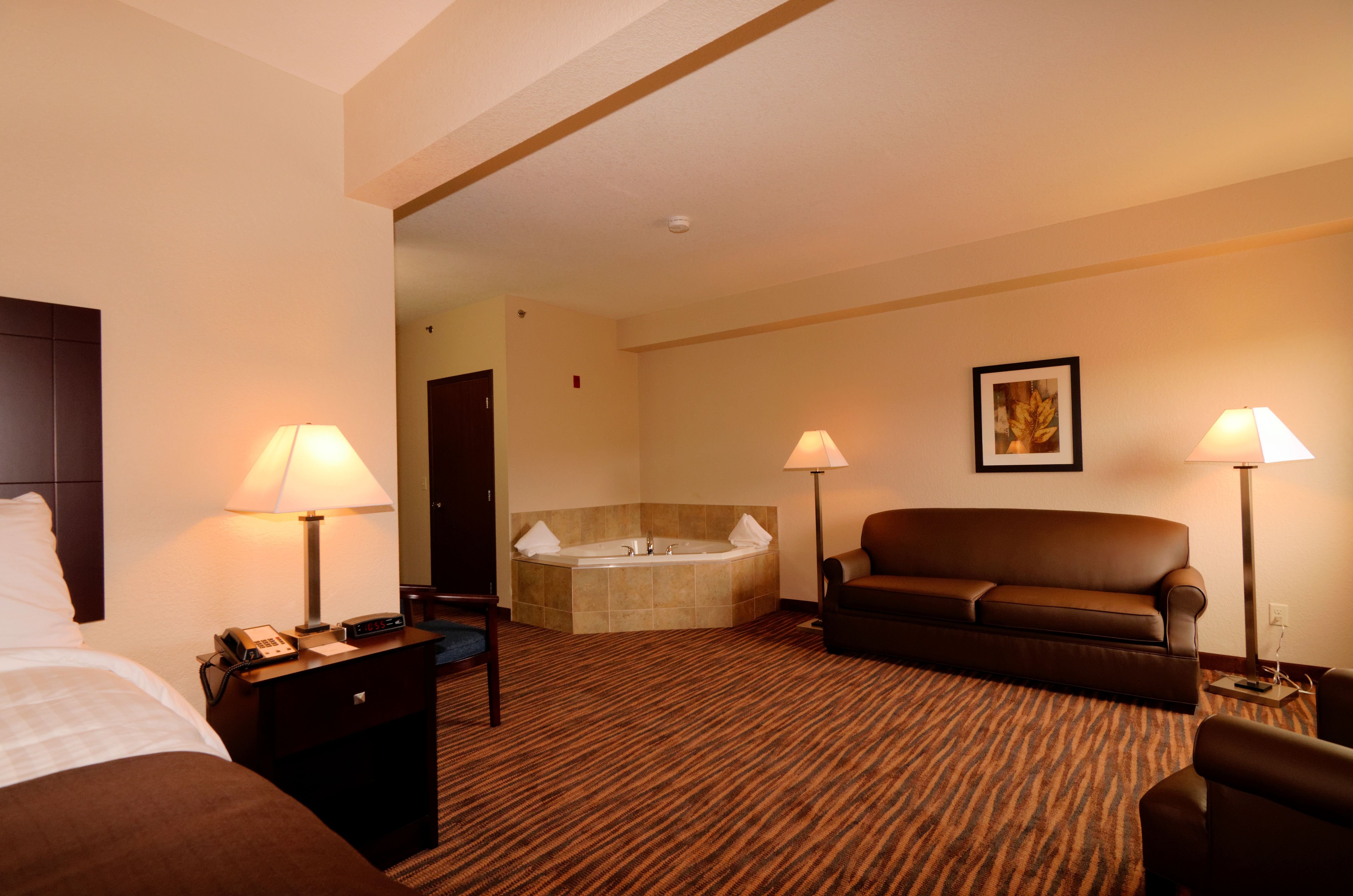 Boulders Inn Amp Suites Oak Ridge 24/50